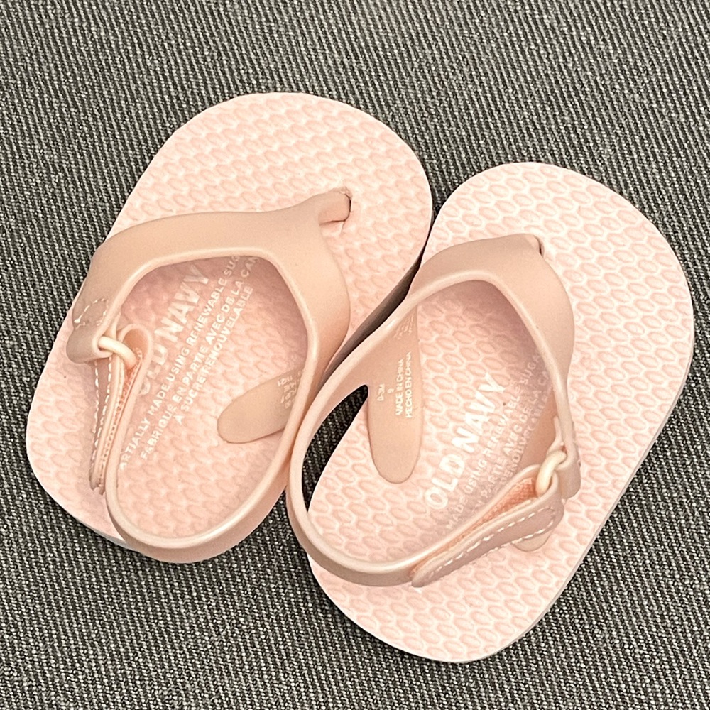 Old Navy Blush Pink Flip Flops Sandals 0-3 Months Baby Girl